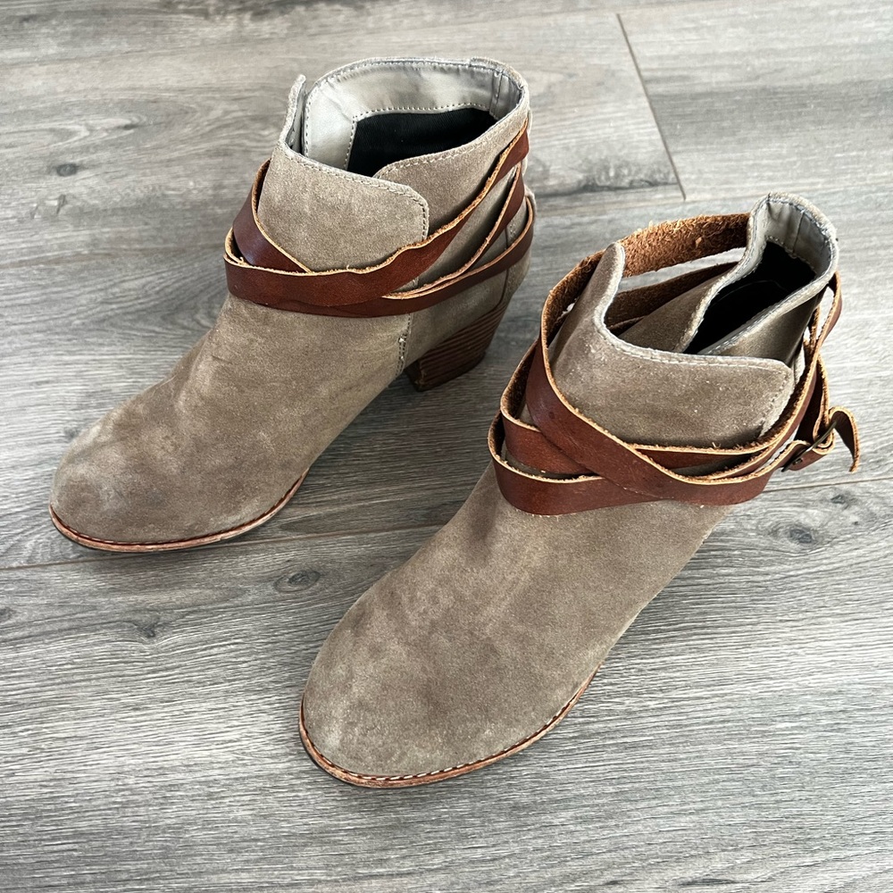 Dolce Vita booties